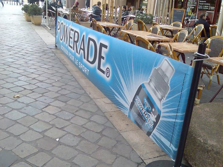 Imprimerie sur bâche à Lyon, Vaulx-en-Velin, Neyron : personnalisation rapide et abordable